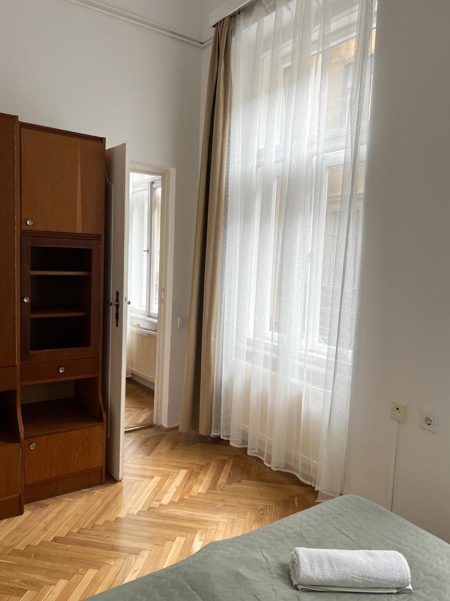 Large Home In Budapest — Fotók 3